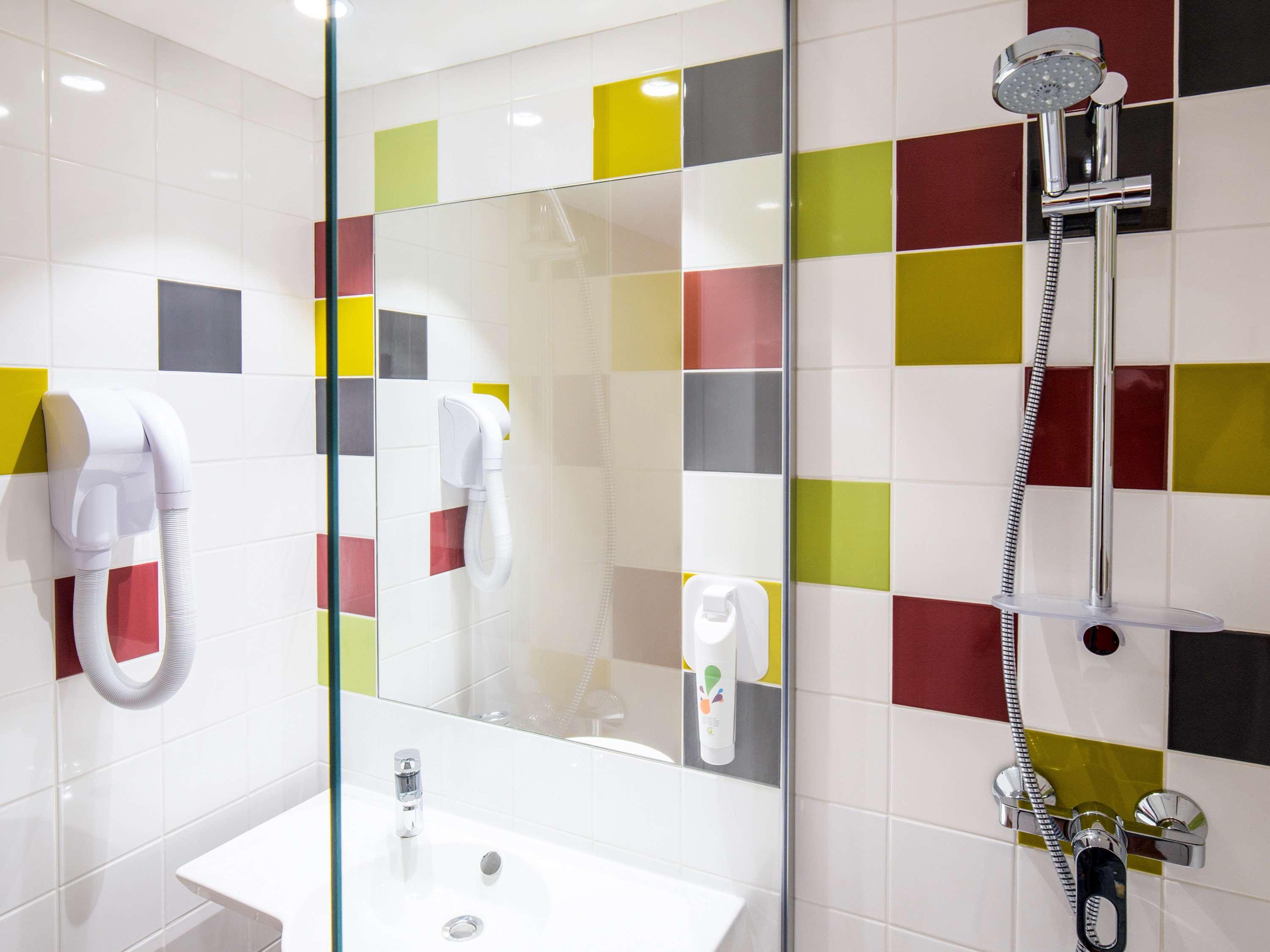 Ibis Styles Collioure Port Vendres Hotel Exterior foto