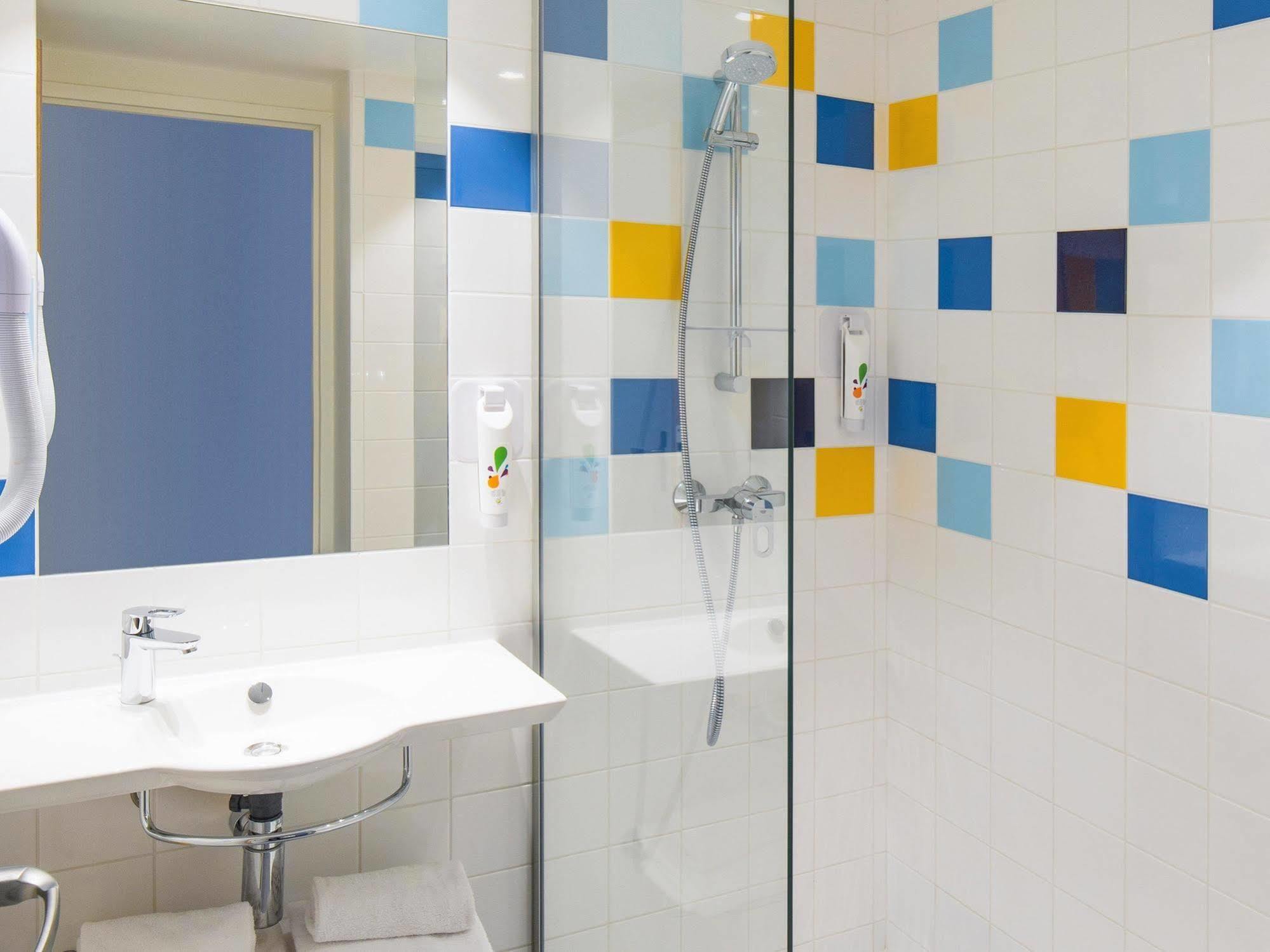 Ibis Styles Collioure Port Vendres Hotel Exterior foto